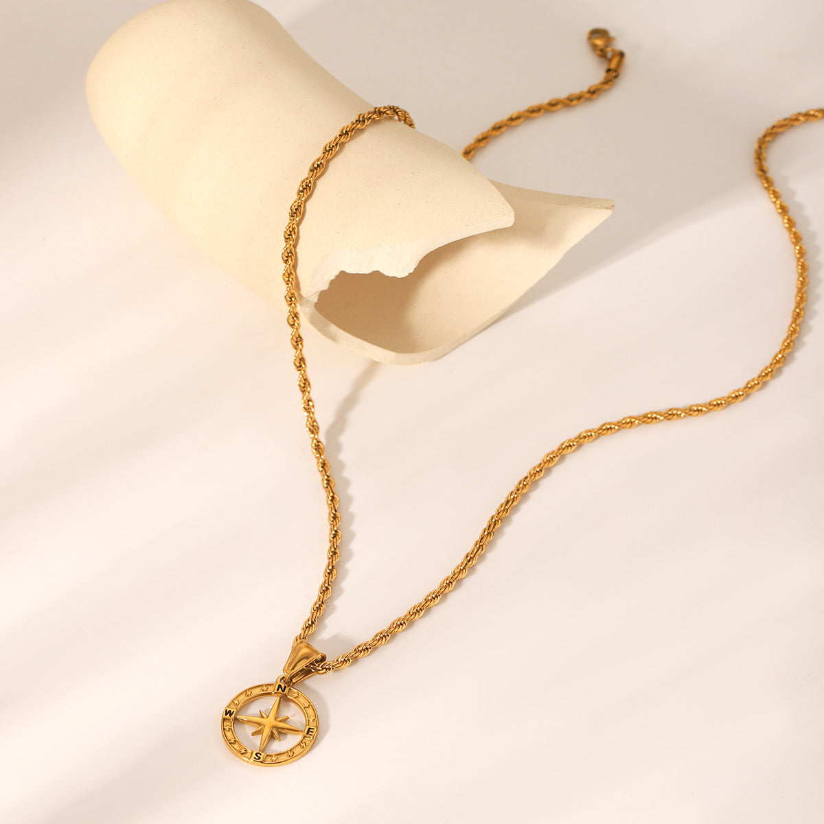 COLLAR BRÚJULA